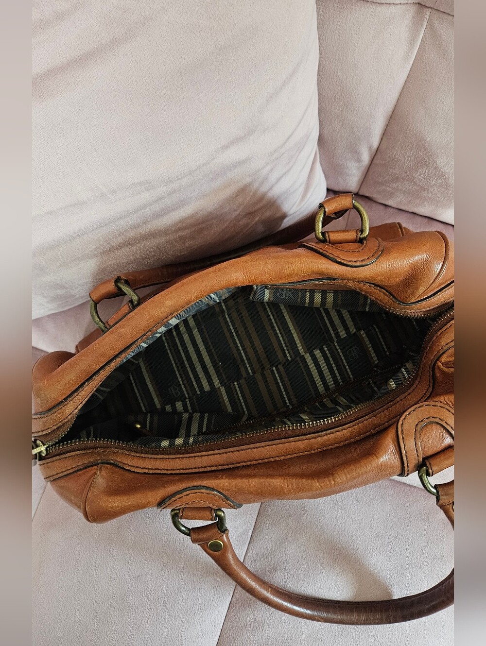 Banana Republic Brown Leather Bag or Satchel - Picture 4 of 6